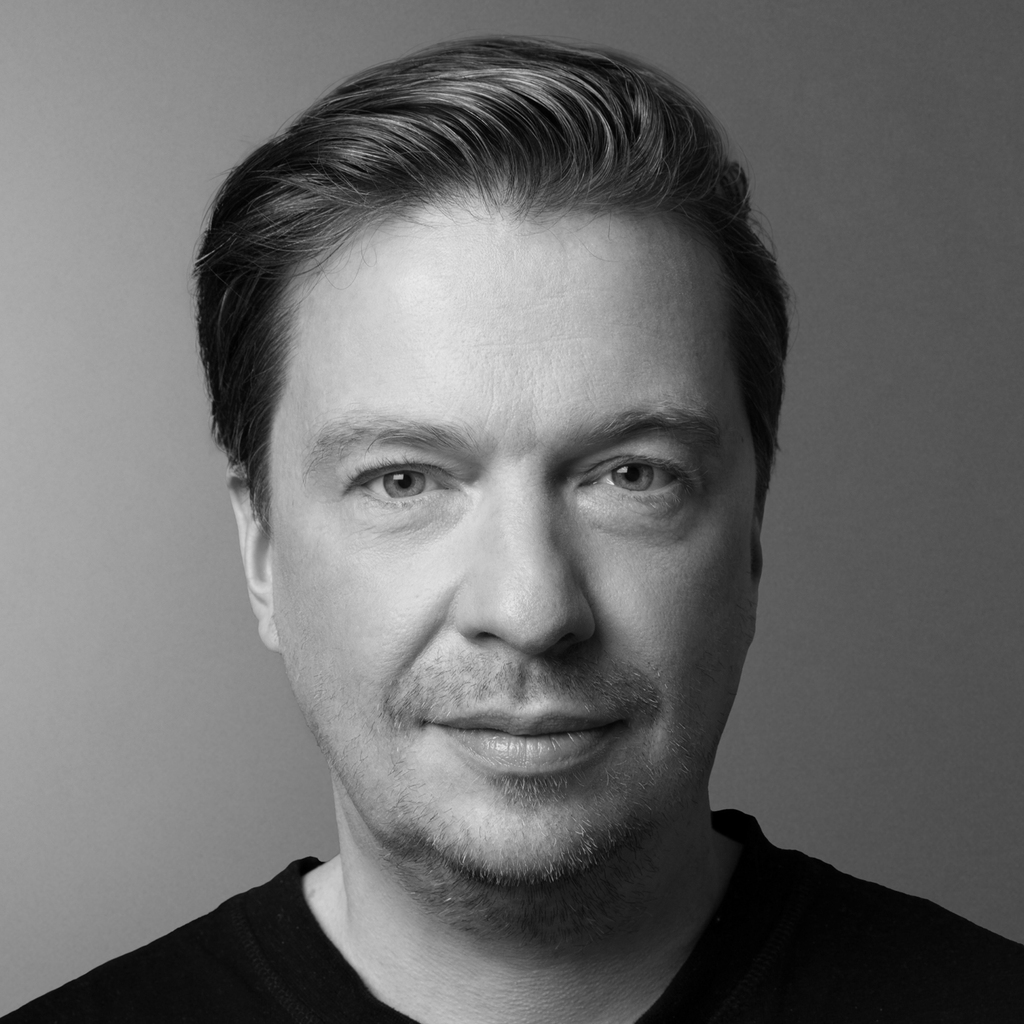 VERK Í VINNSLU 2026 - VALIN VERKEFNI 2 07 Dark ocean directors portrait